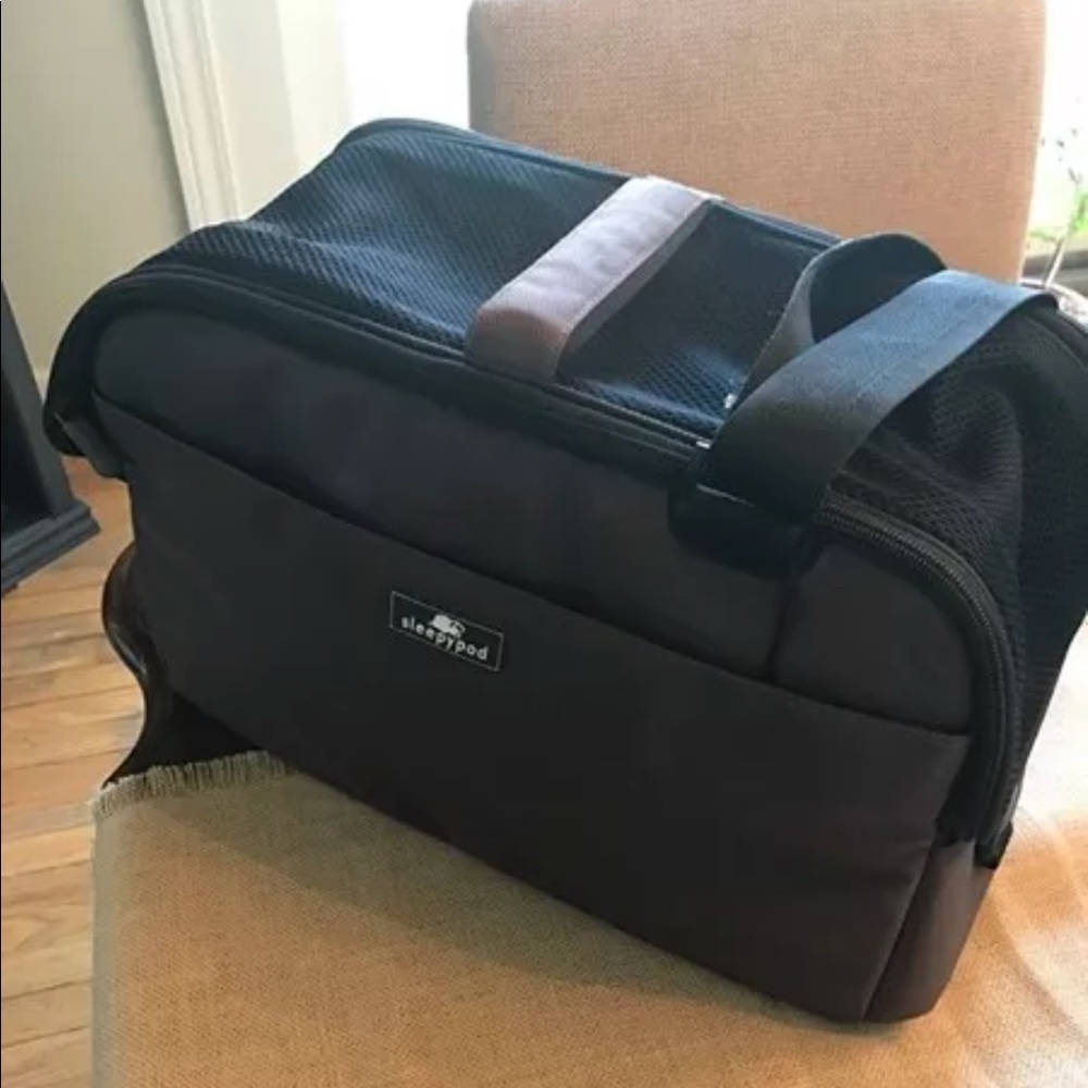 Sleepypod Pet carrier